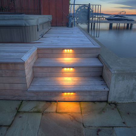 downlighting-on-patio-steps